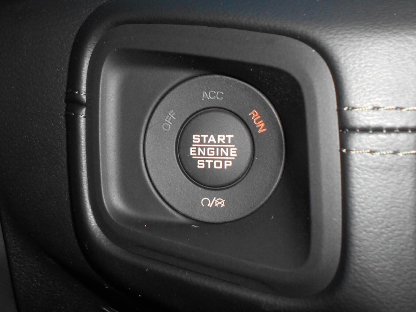 2025 Jeep Wrangler 4-Door Sahara - Photo 14