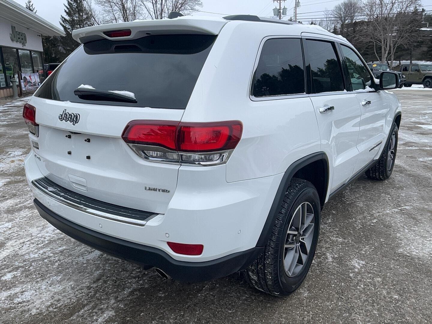 View vehicle photo 5