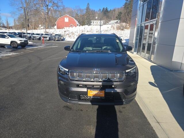 Used 2022 Jeep Compass Latitude Lux with VIN 3C4NJDFB7NT169493 for sale in Warrensburg, NY