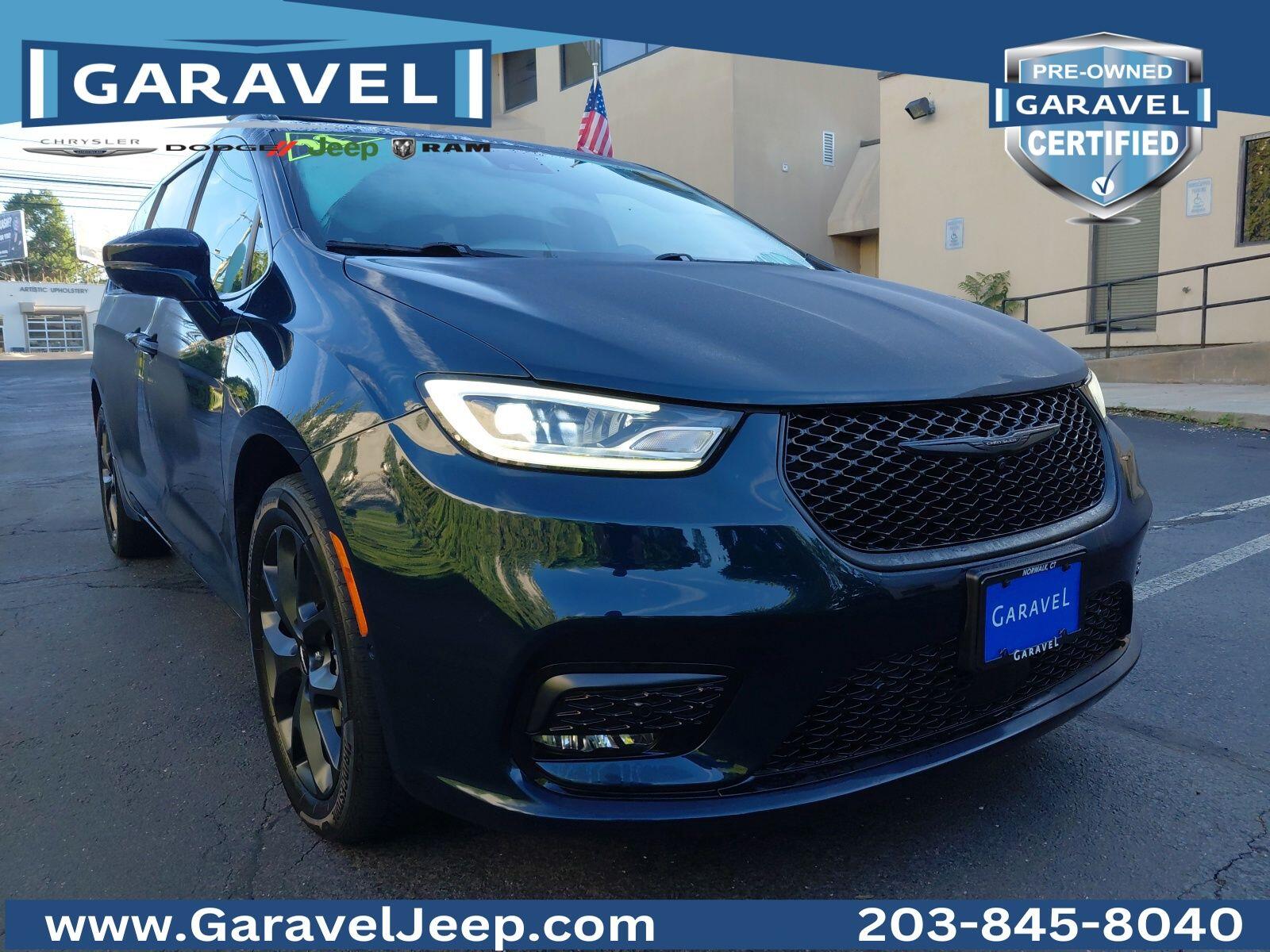 2021 Chrysler Pacifica Touring L's photo