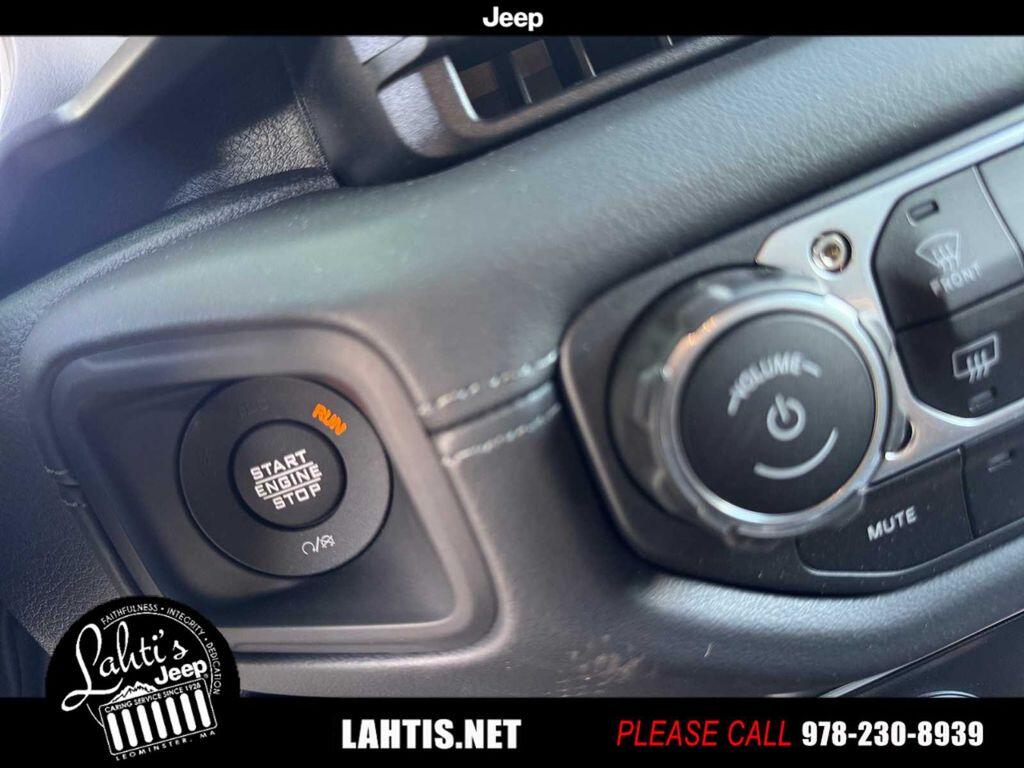 2025 Jeep Wrangler 4-Door Sahara - Photo 21