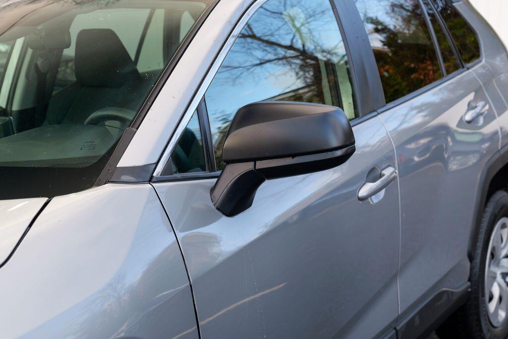 2024 Toyota RAV4 LE - Photo 11