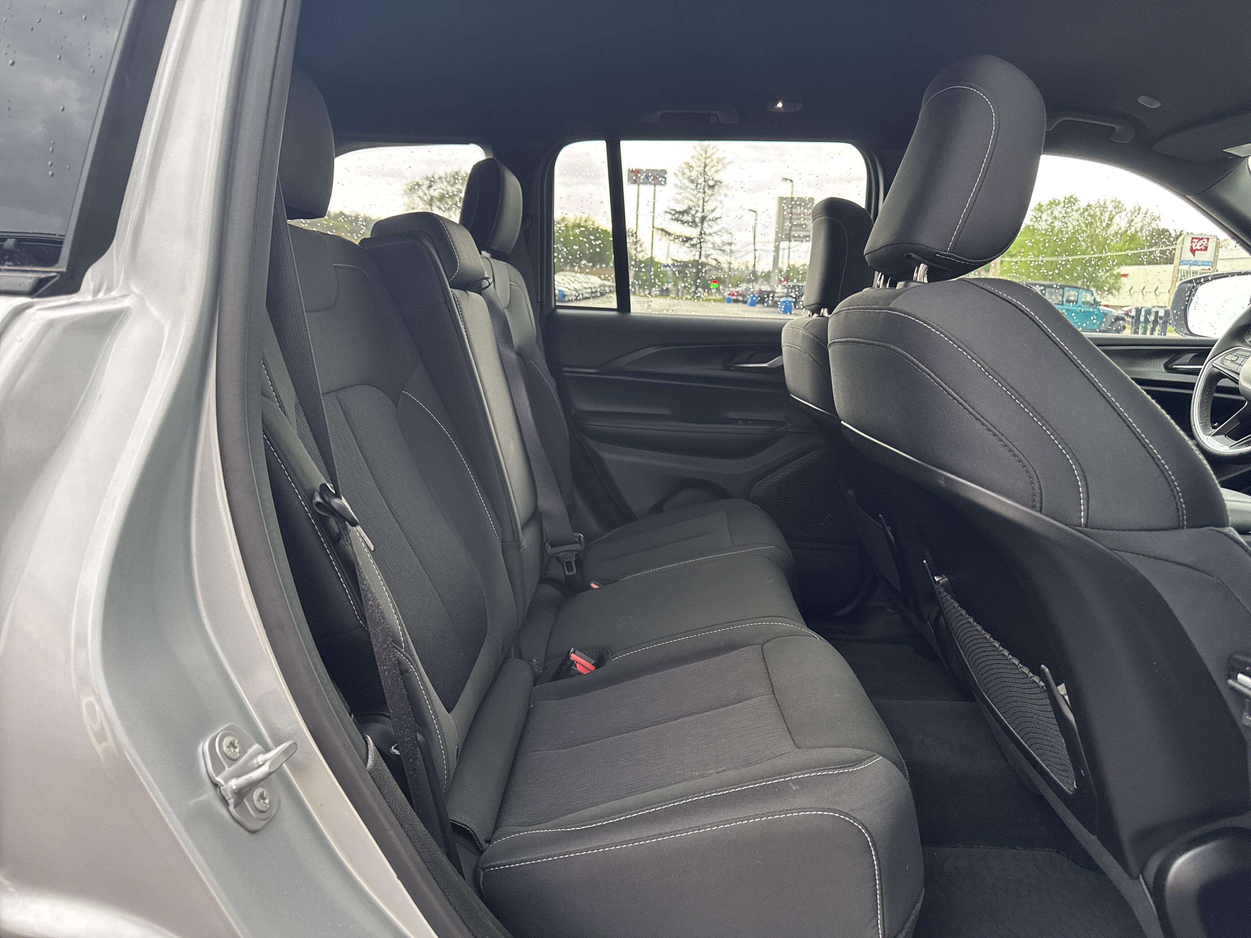 2025 Jeep Grand Cherokee Laredo - Photo 21