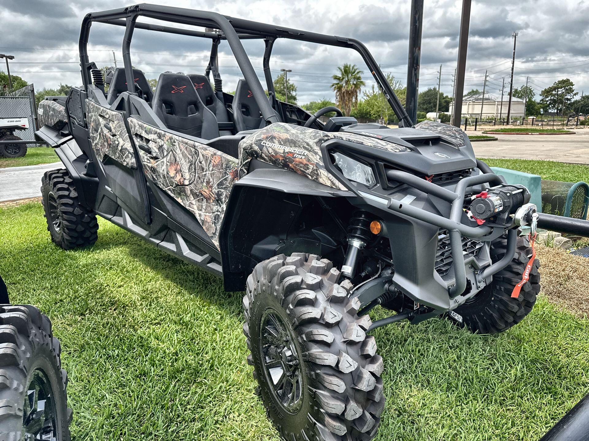 2026 Can-Am COMMANDER MAX XMR 64 1000R