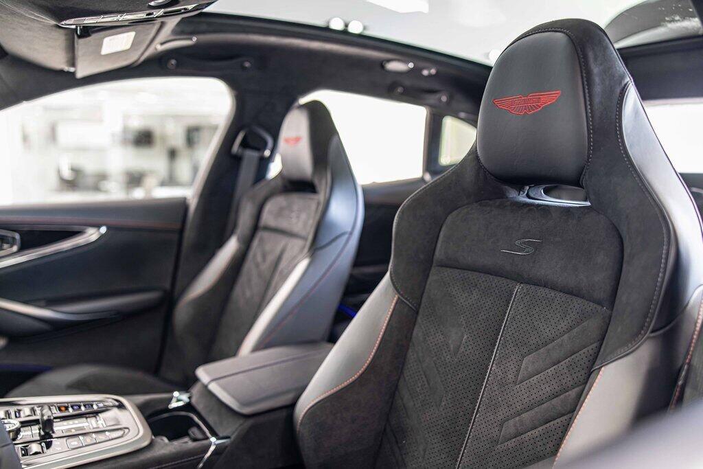 2026 Aston Martin DBX S - Photo 17