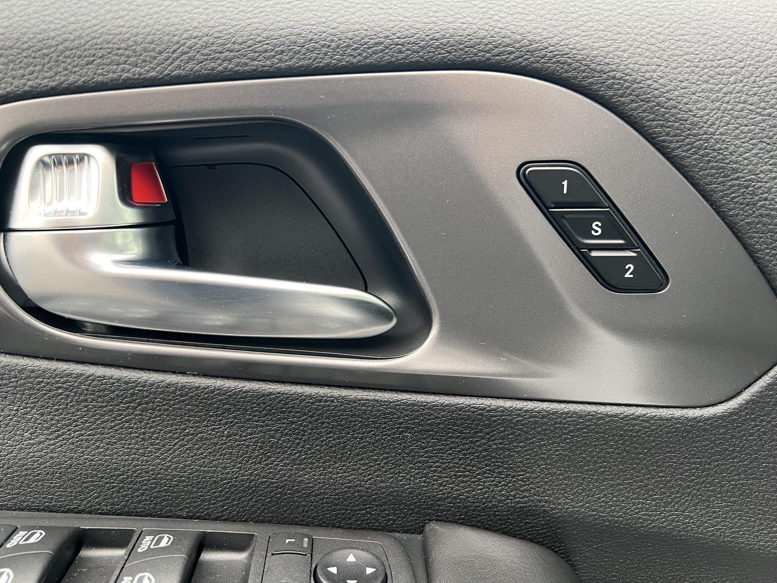 2026 Chrysler Pacifica Select - Photo 15