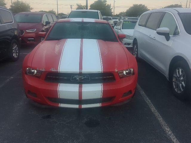 2011 Ford Mustang V6 Premium's photo