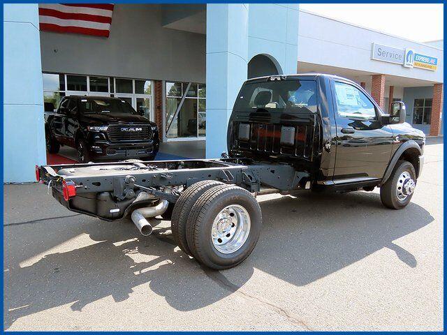 2025 RAM 3500 Chassis Tradesman - Photo 7