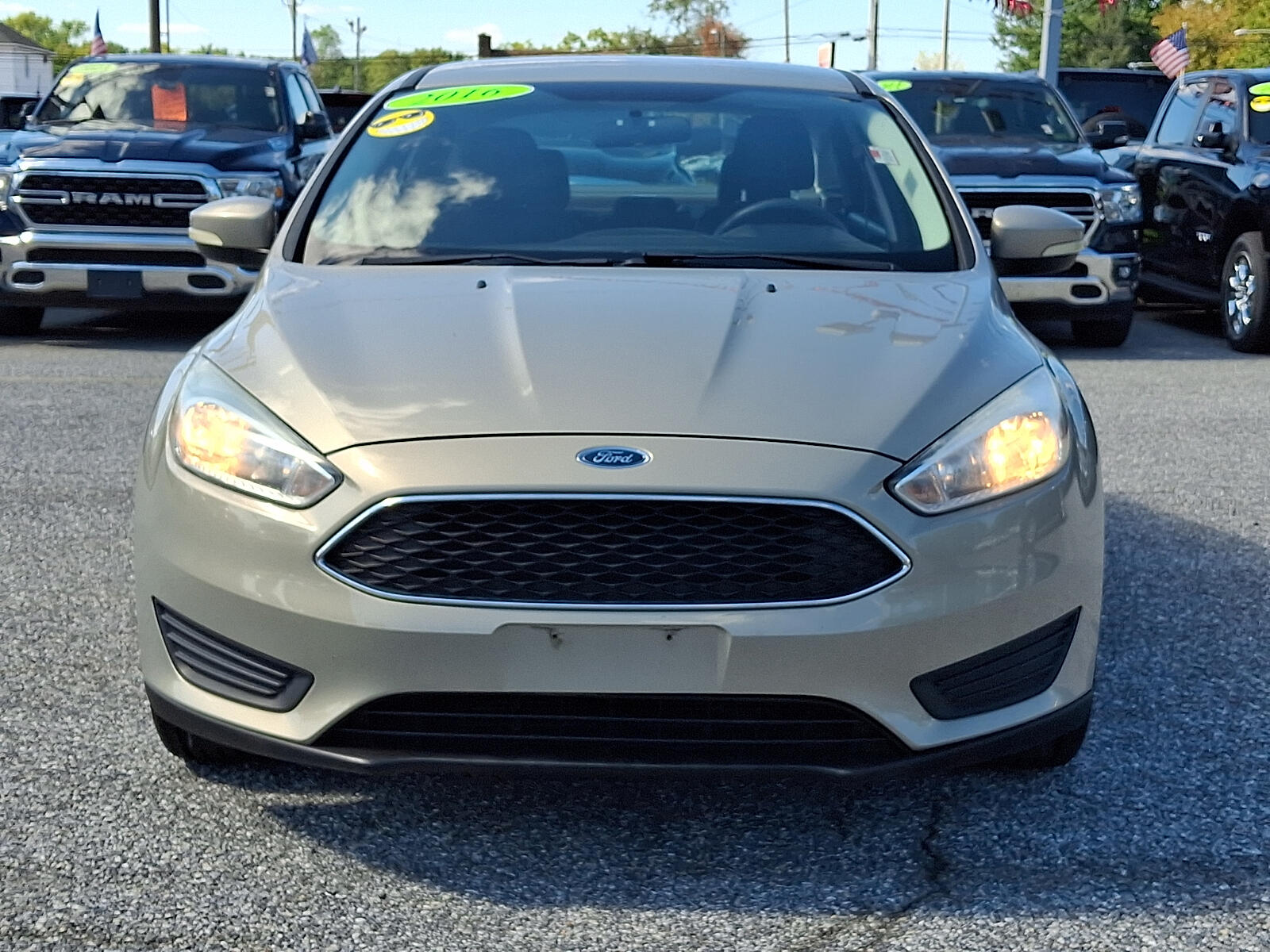 Used 2016 Ford Focus SE with VIN 1FADP3F2XGL373410 for sale in New Castle, DE