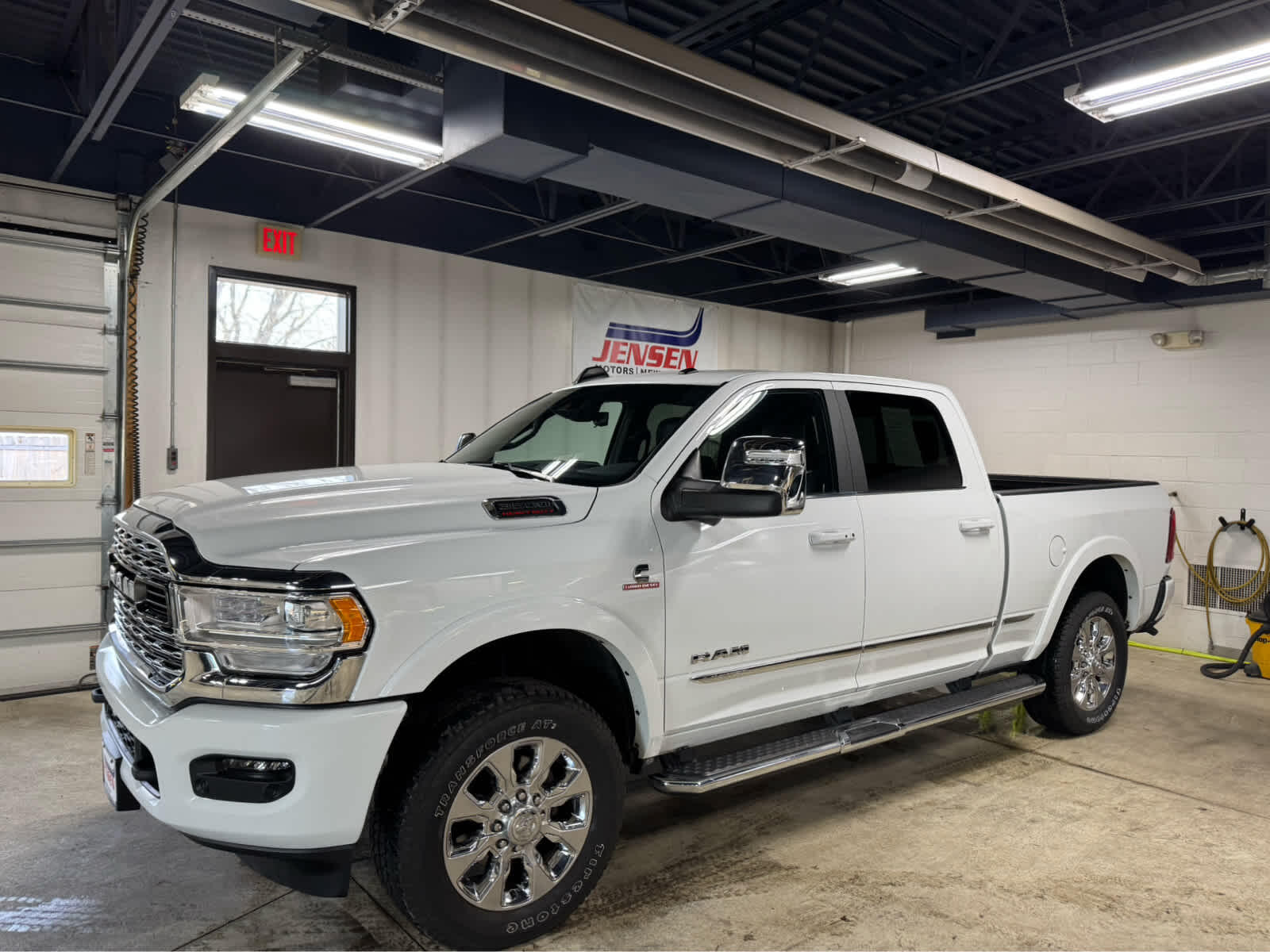 Used 2024 RAM Ram 3500 Pickup Limited with VIN 3C63R3SL2RG231655 for sale in New Ulm, Minnesota