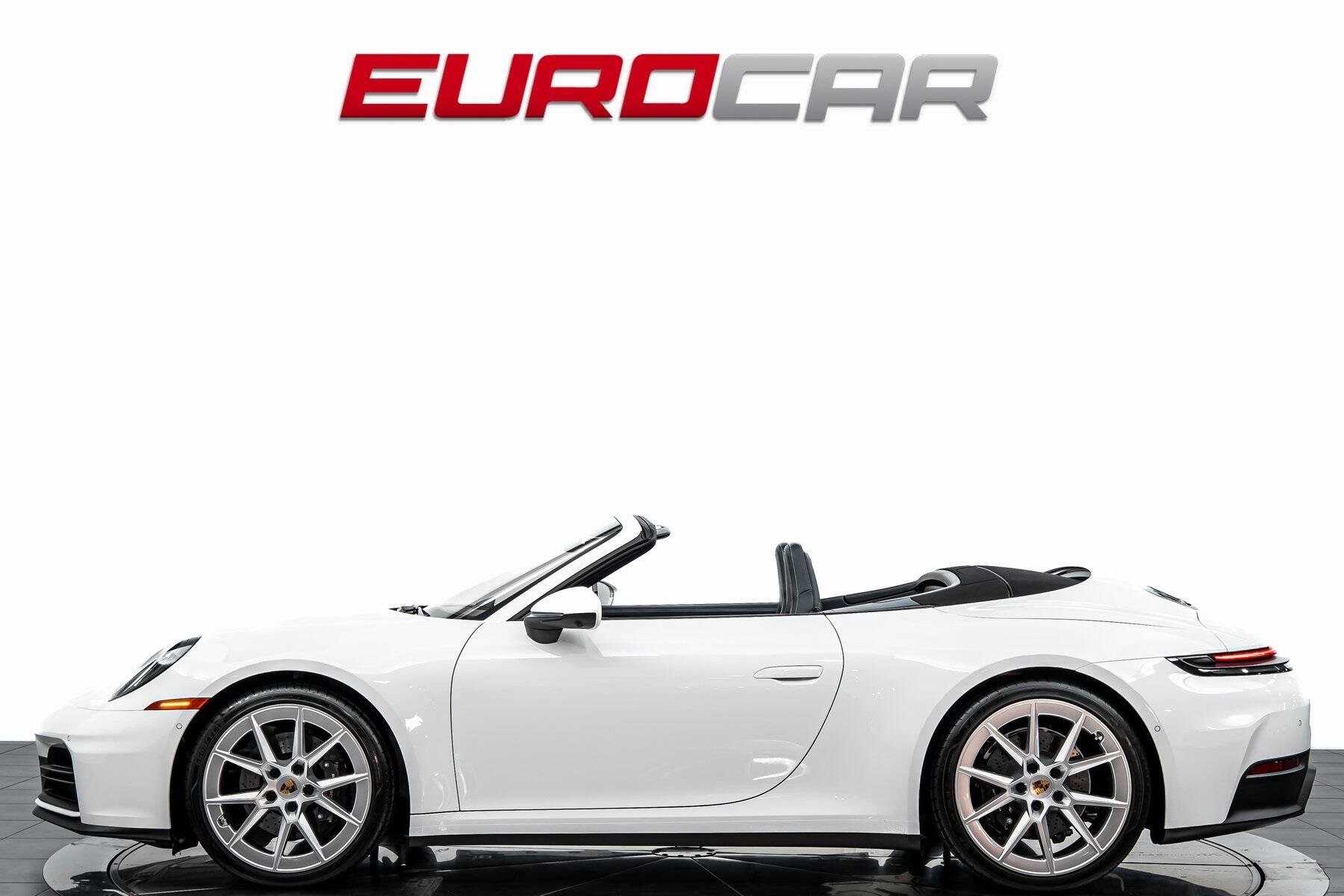 2025 Porsche 911 photo 2