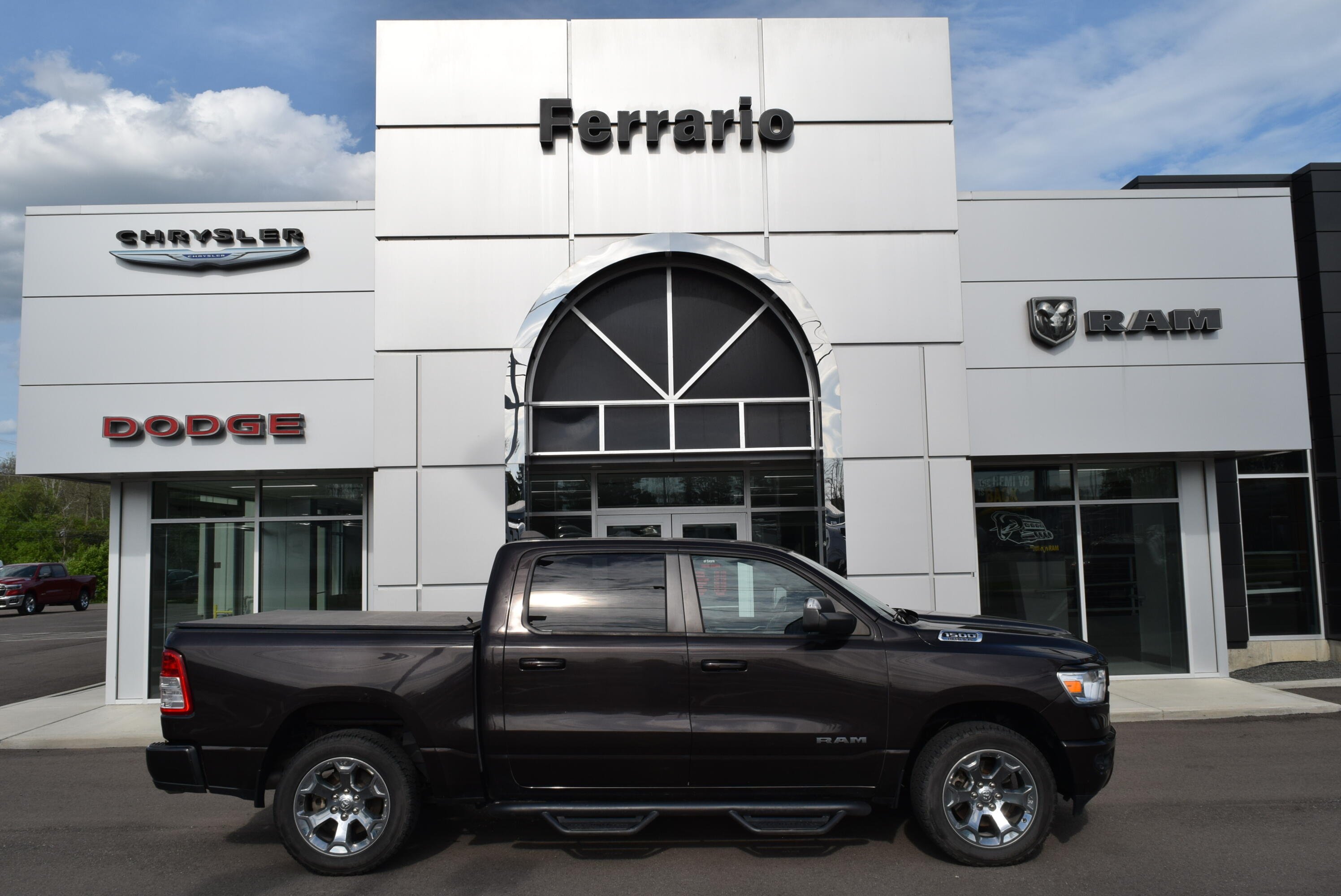 2019 RAM 1500 Big Horn/Lone Star 4x4 Crew Cab 5'7's photo