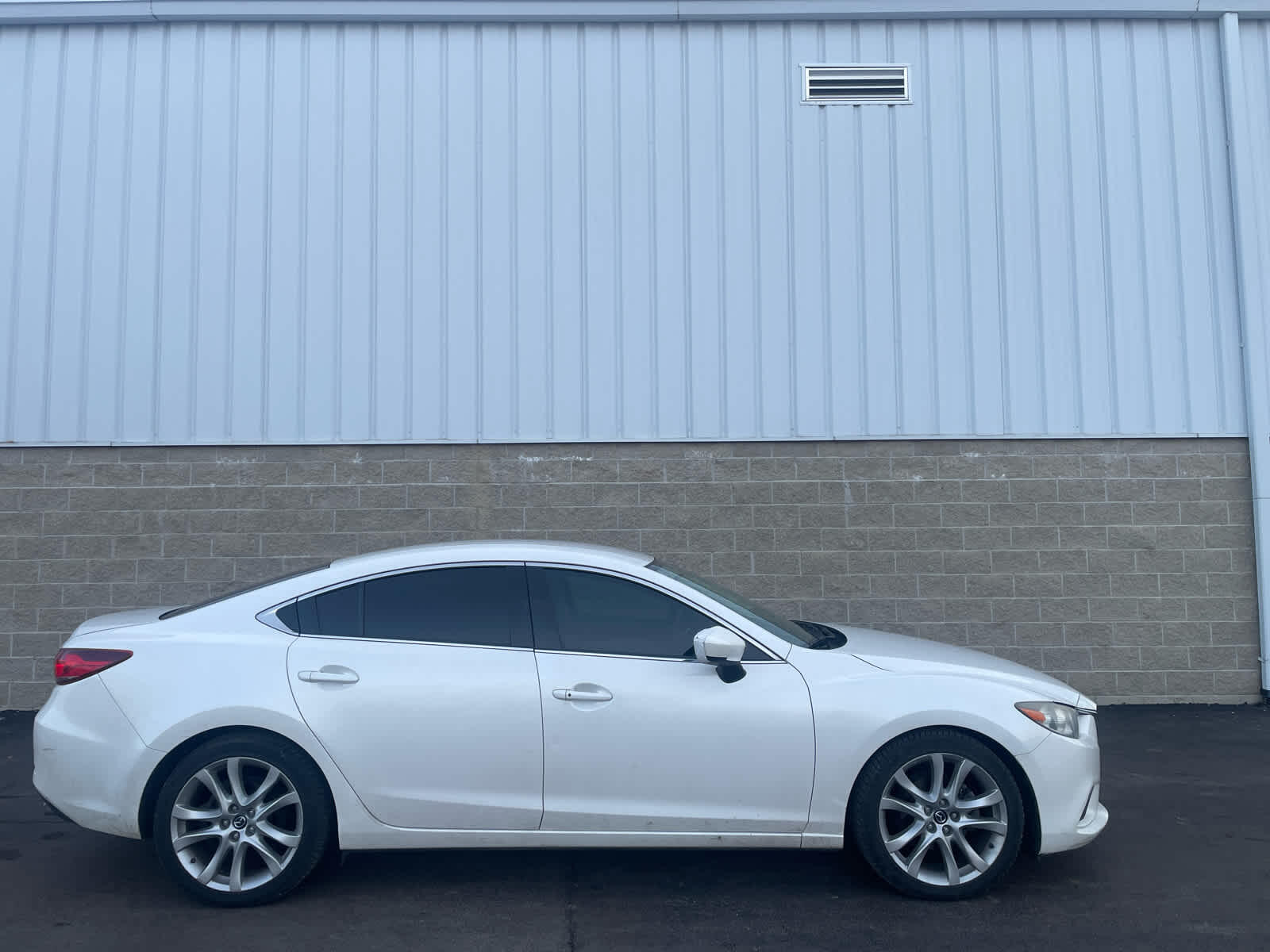 Used 2016 Mazda MAZDA6 i Touring with VIN JM1GJ1V52G1427075 for sale in Wilmington, OH