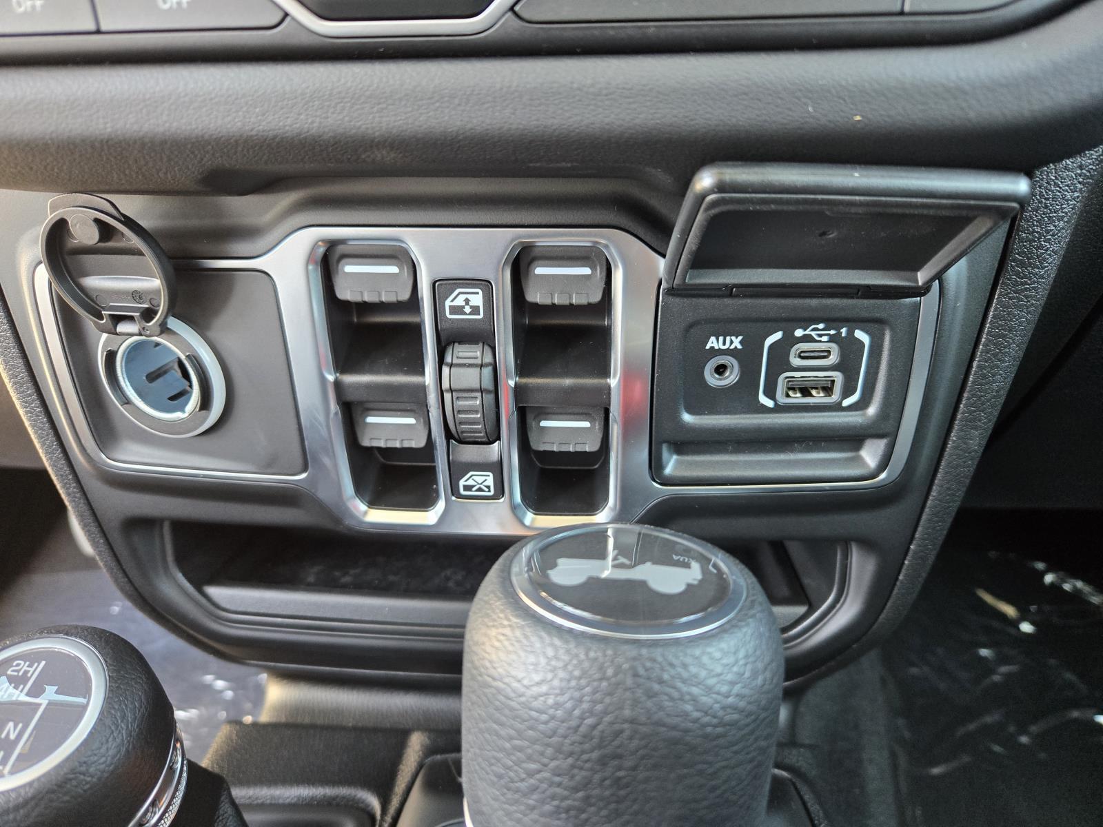 2025 Jeep Wrangler 4-Door Sahara - Photo 16