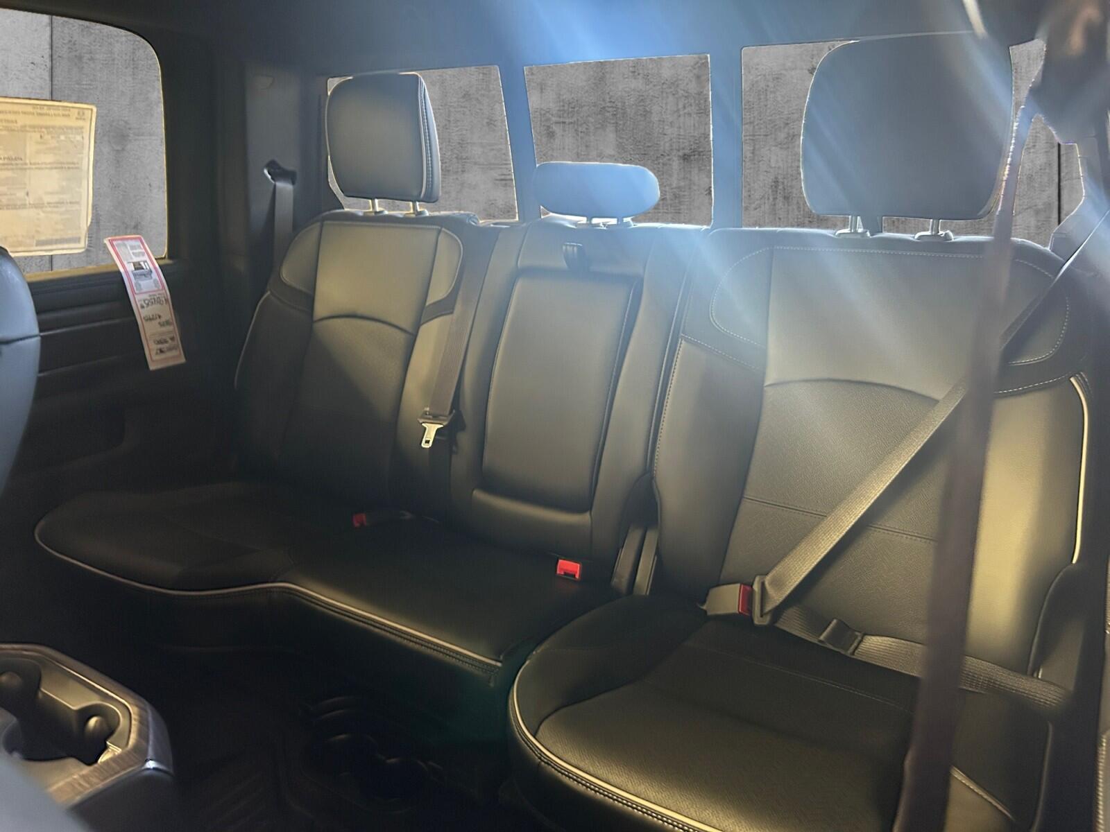 2026 RAM 3500 Laramie - Photo 13