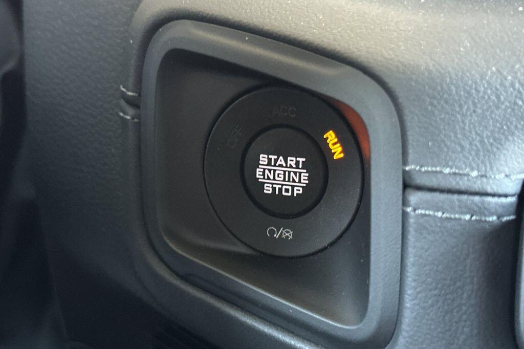 2025 Jeep Wrangler 4-Door Sahara - Photo 19