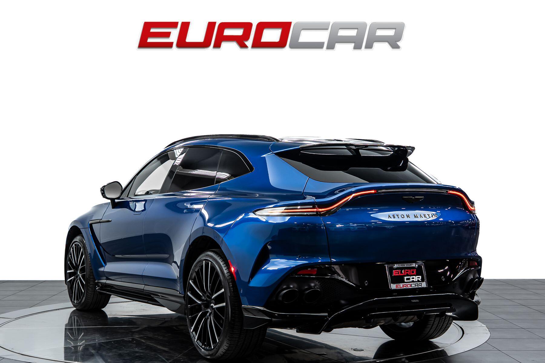 2023 Aston Martin DBX 707 *HUGE CARBON OPTIONS * TRI-COLOR INTERIOR*Image 3