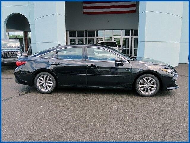 Used 2019 Toyota Avalon XLE with VIN 4T1B21FB8KU010008 for sale in New Britain, CT