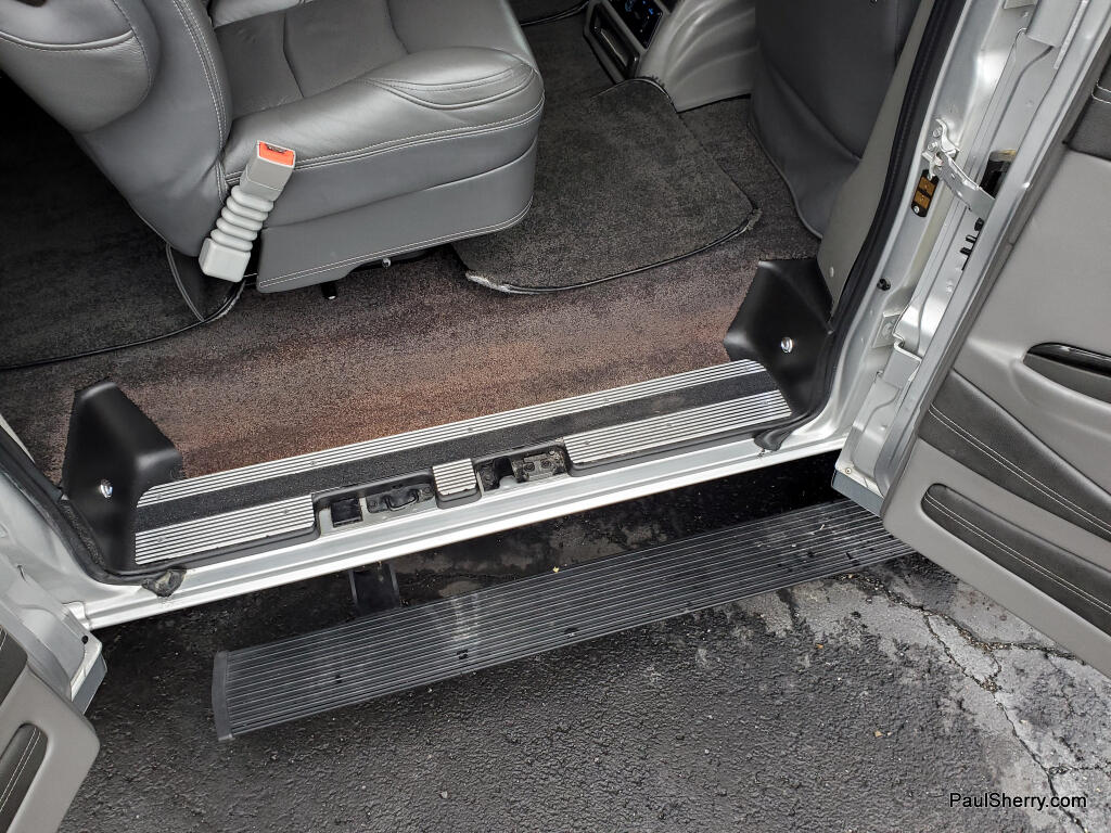 2023 Chevrolet Express Cargo Work Van - Photo 24