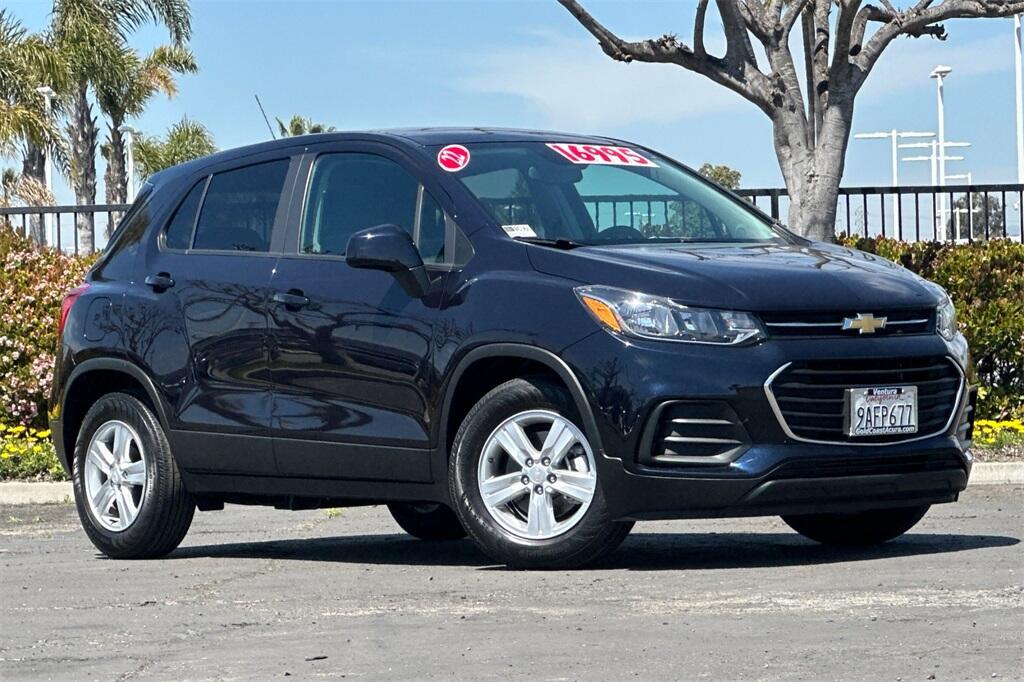 Used 2022 Chevrolet Trax LS with VIN KL7CJKSM5NB515753 for sale in Ventura, CA
