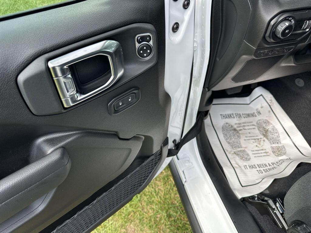 2026 Jeep Wrangler 2-Door Willys - Photo 18