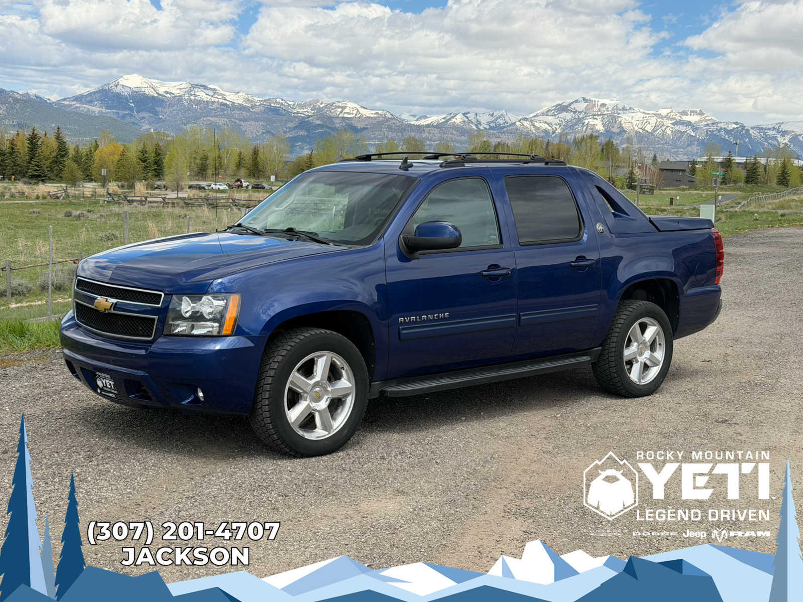 2013 Chevrolet Avalanche 4WD Avalanche LT's photo