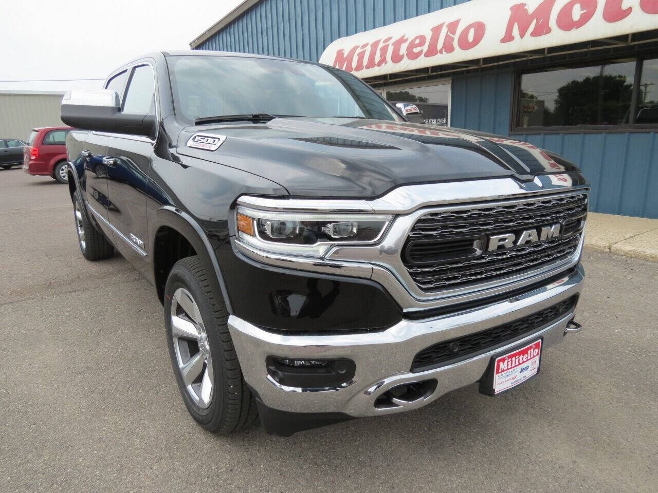 Used 2021 RAM Ram 1500 Pickup Limited with VIN 1C6SRFHM9MN739263 for sale in Fairmont, MN