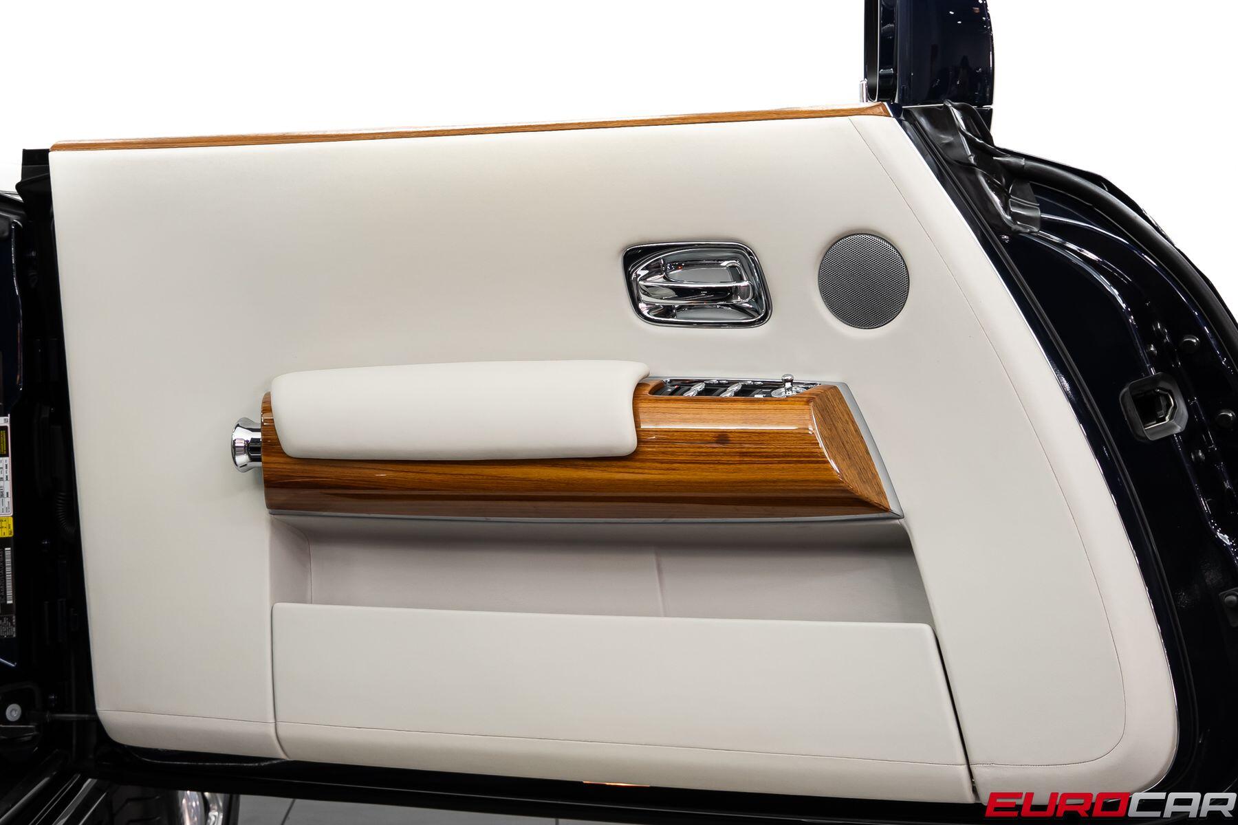 2010 Rolls-Royce Phantom Drophead Coupe *RARE INTERIOR * IMMACULATE CONDITION*Image 24