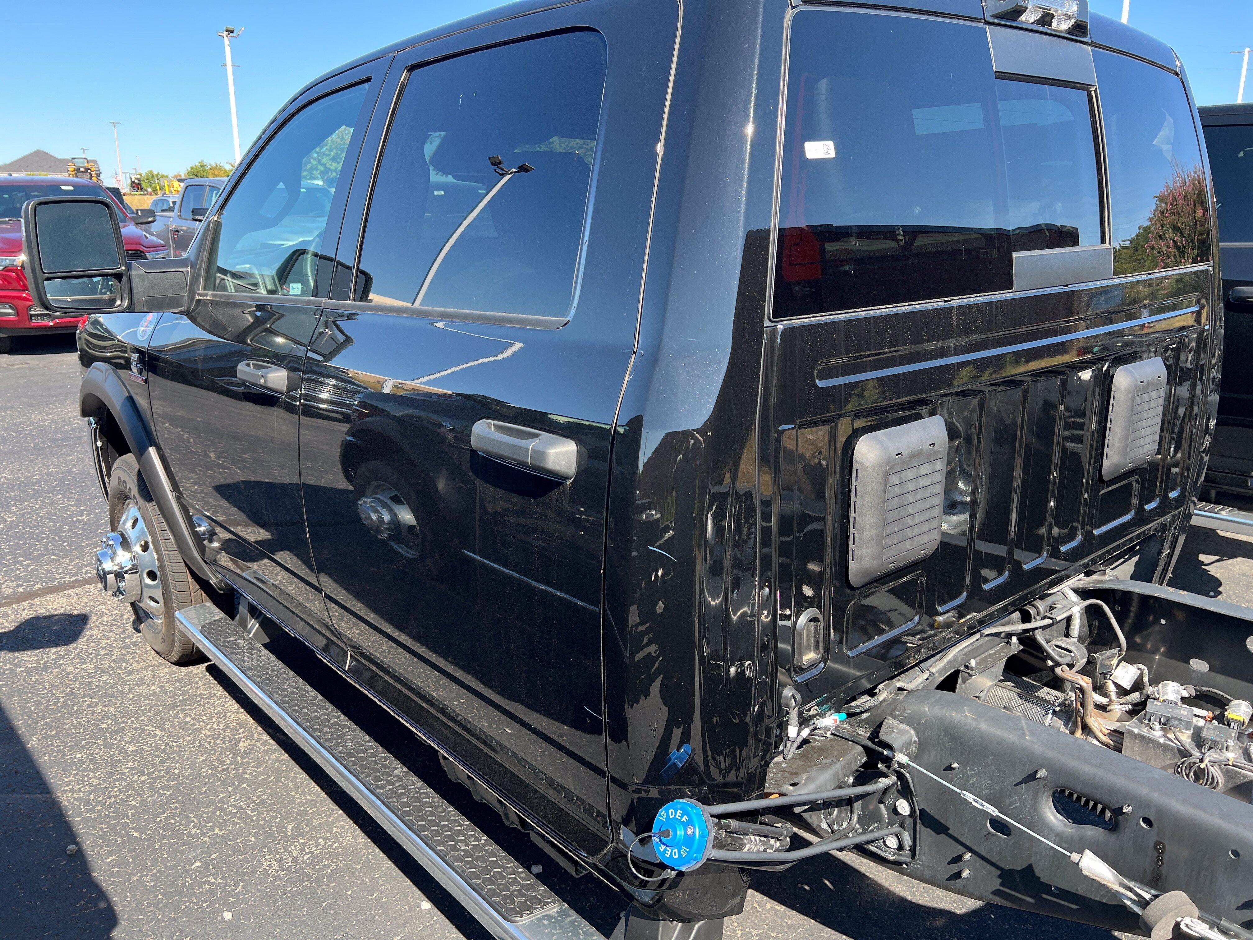 2026 RAM 3500 Chassis Tradesman - Photo 10