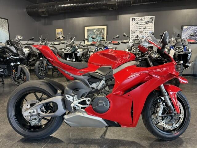 2025 Ducati Panigale V4 S
