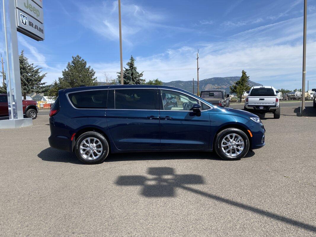Used 2023 Chrysler Pacifica Touring L with VIN 2C4RC3BG8PR504080 for sale in Island City, OR