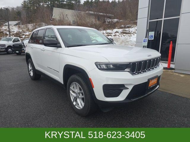 2024 Jeep Grand Cherokee Laredo's photo