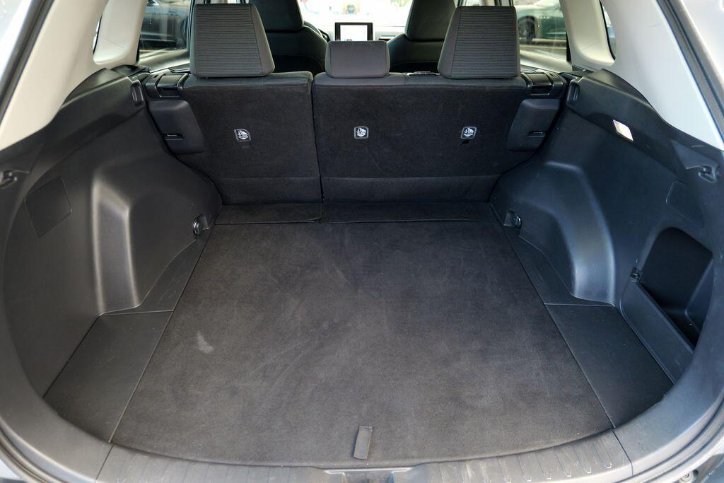 2024 Toyota RAV4 LE - Photo 52