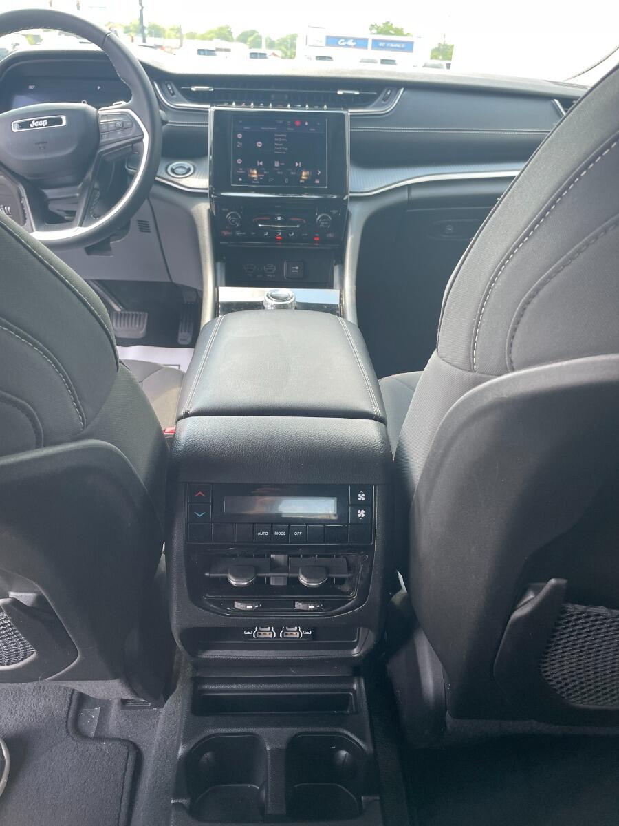 2023 Jeep Grand Cherokee L Laredo - Photo 10