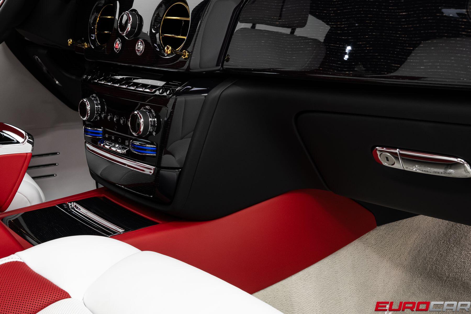 2023 Rolls-Royce Phantom EWB *CASCADE GOLD PASSENGER FASCIA*Image 35