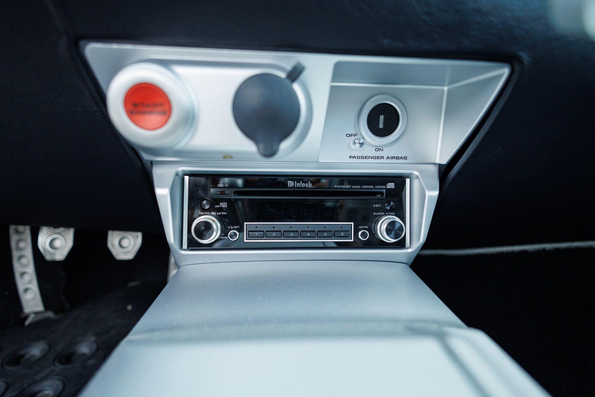 2005 Ford GT Base - Photo 46