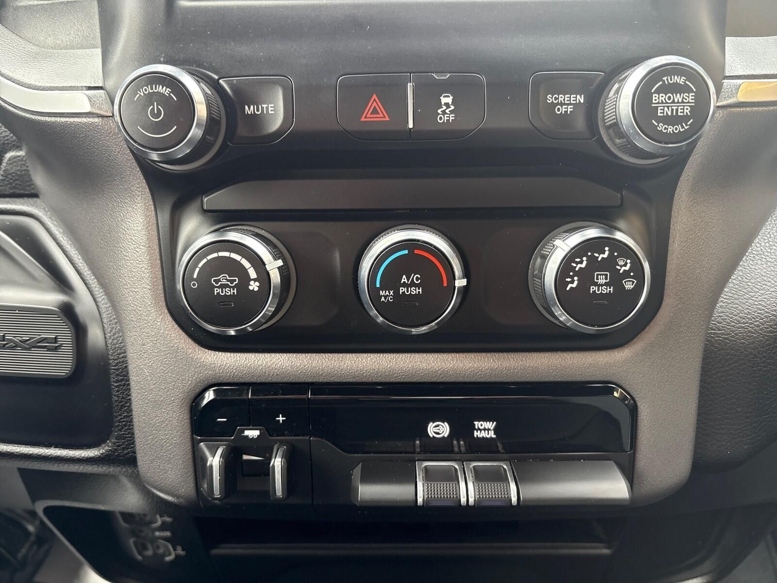 2024 RAM Ram 3500 Pickup Big Horn - Photo 21
