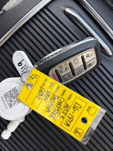 Used 2023 Chrysler Pacifica LimitedImage 28