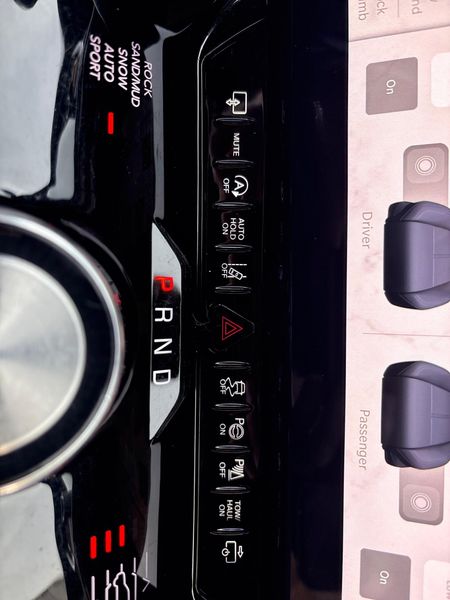 2022 Jeep Grand Wagoneer Series IIIImage 25