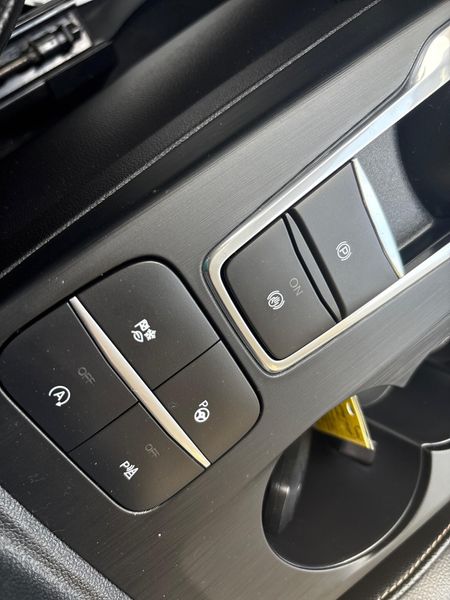 Used 2021 Ford Escape TitaniumImage 19
