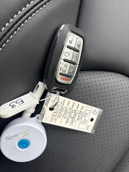 New 2026 Chrysler Pacifica SelectImage 19