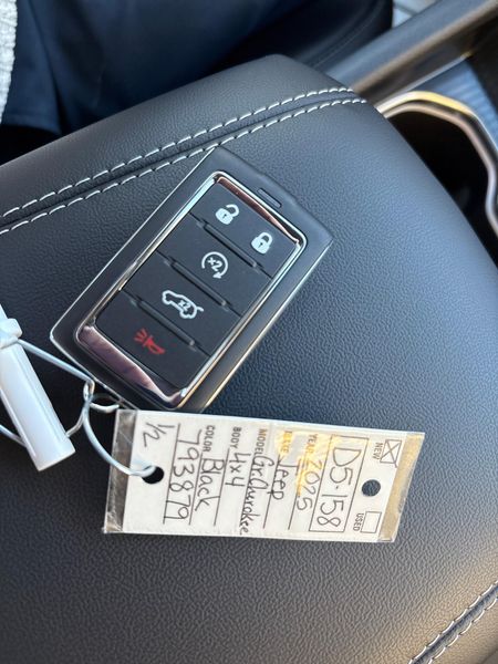 New 2025 Jeep Grand Cherokee L Limited 4x4Image 25