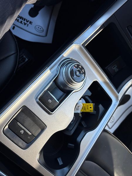 Used 2024 Ford Edge SELImage 17