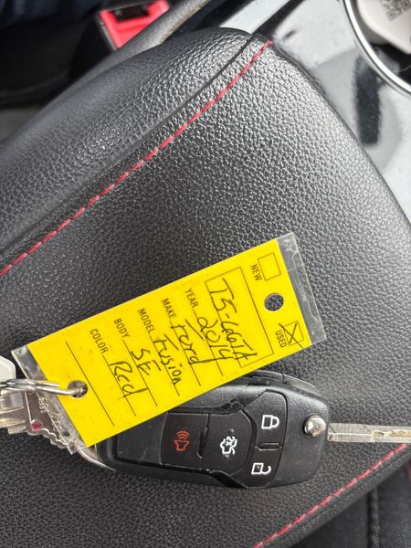 2014 Ford Fusion SEImage 17