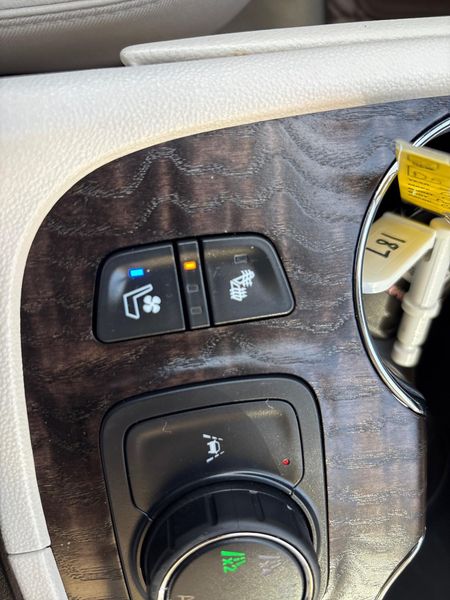 Used 2023 GMC Acadia DenaliImage 22