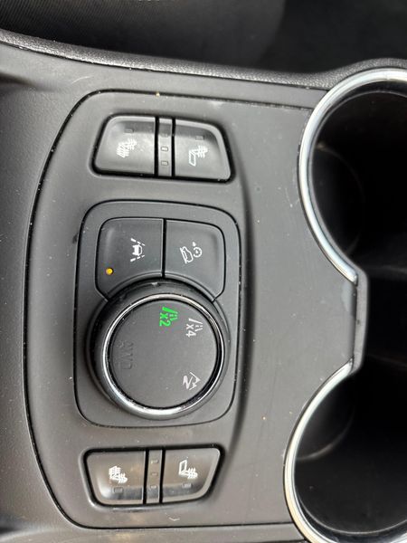 Used 2024 GMC Terrain SLTImage 16