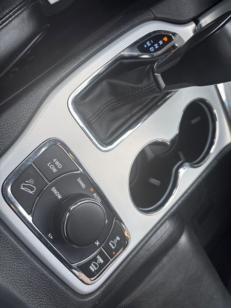 Used 2018 Jeep Grand Cherokee OverlandImage 20