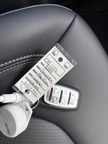 New 2025 Chrysler Pacifica SelectImage 22