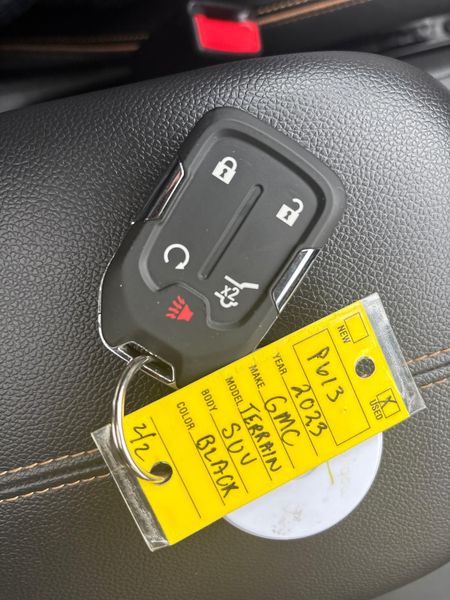 Used 2023 GMC Terrain AT4Image 24