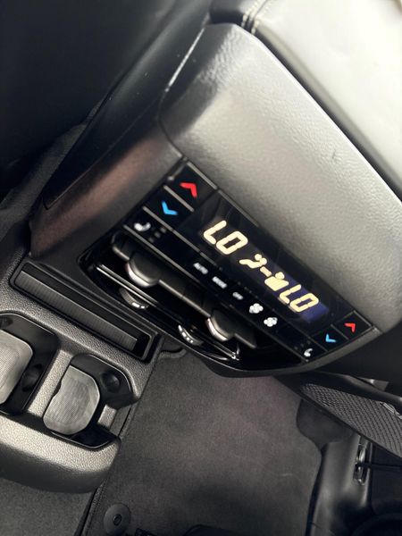 Used 2023 Jeep Grand Cherokee L OverlandImage 6